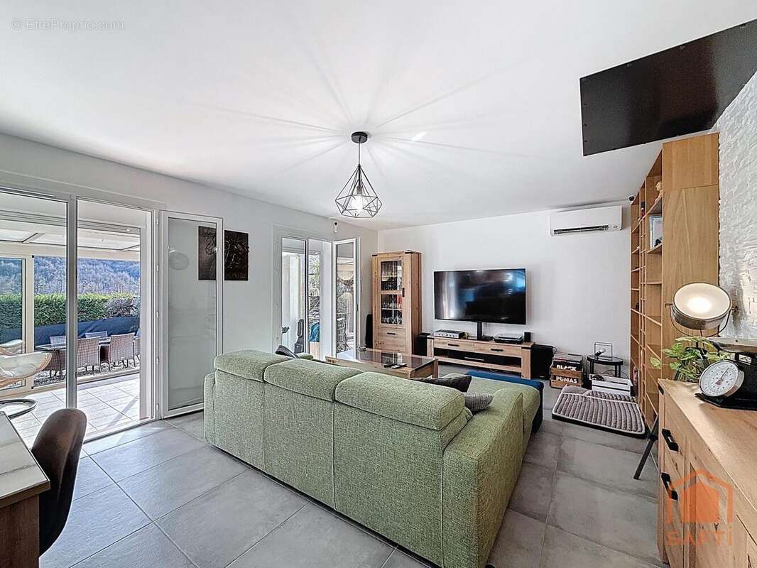 Maison 97 m² à Saint-Martin-De-Bromes  - photo 8