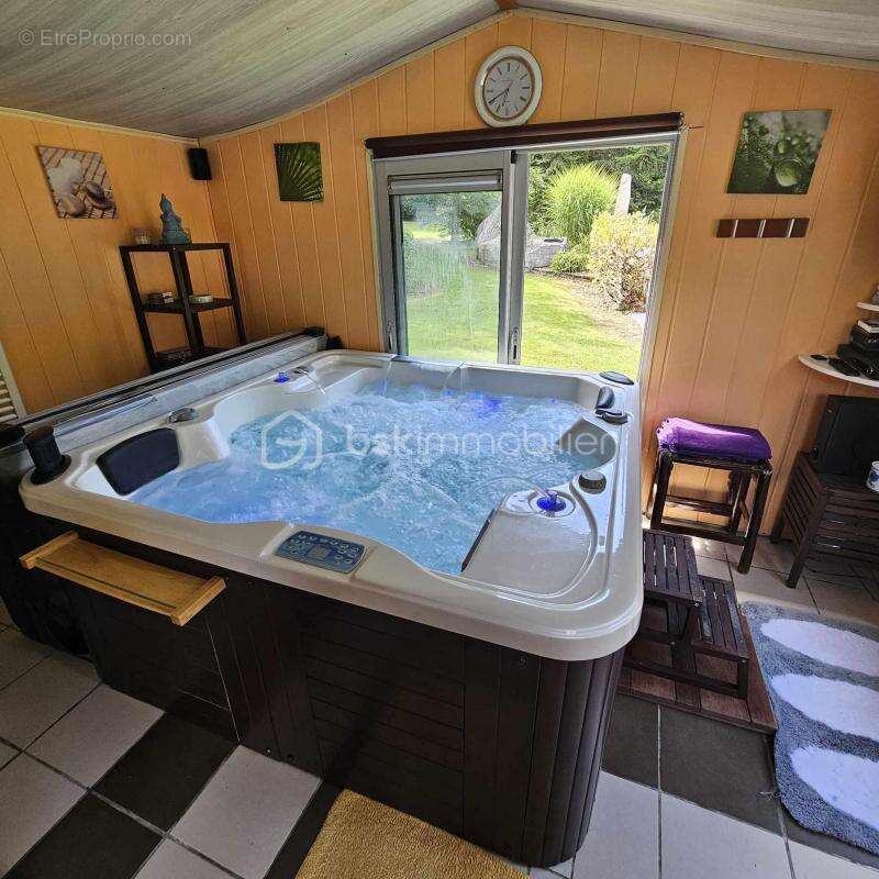 Maison à SAINTE-GAUBURGE-SAINTE-COLOMBE