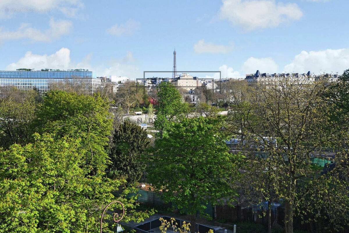 Appartement à NEUILLY-SUR-SEINE