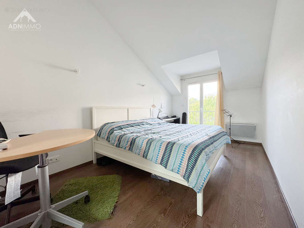 Maison à SAINT-GENIS-POUILLY