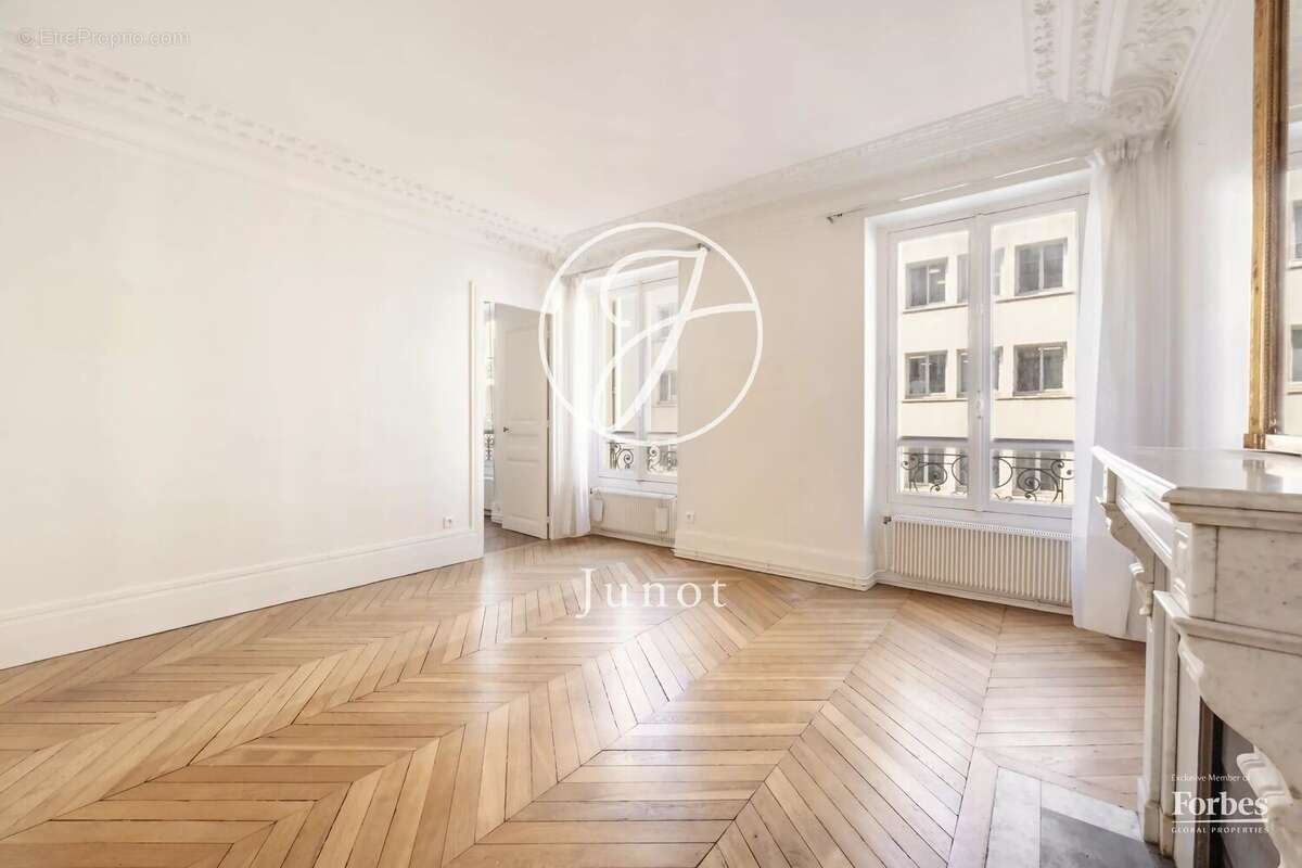Appartement à LEVALLOIS-PERRET