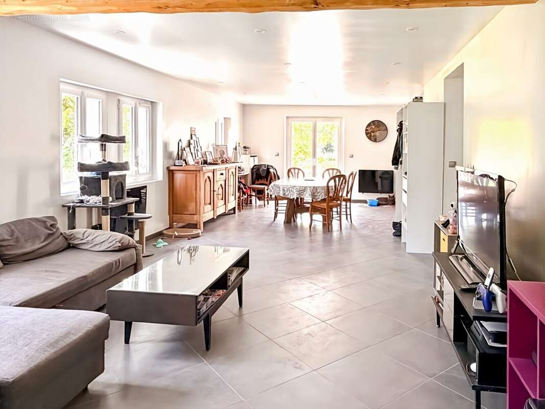 Maison 135 m² à Chalo-Saint-Mars  - photo 7