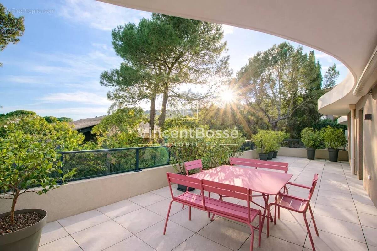 Appartement à MOUGINS