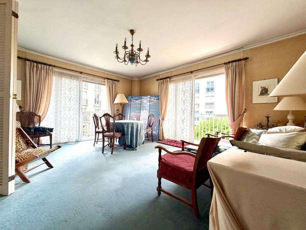 Appartement à PARIS-15E