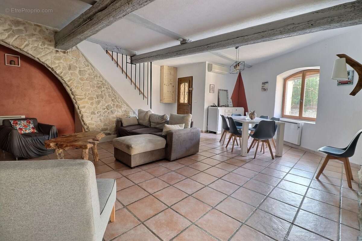 Appartement à DIONS