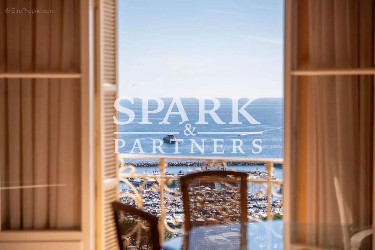 Appartement à BEAULIEU-SUR-MER