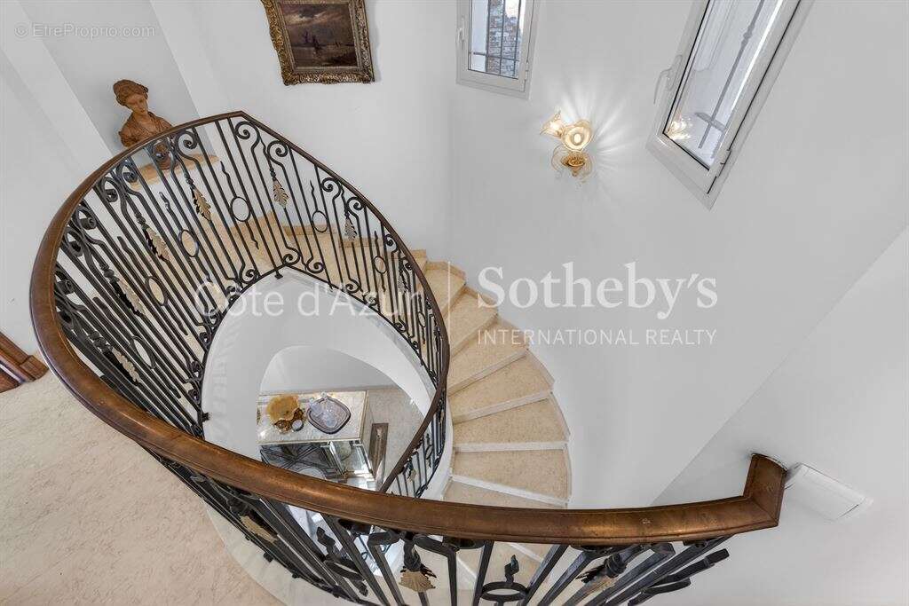 Maison à MANDELIEU-LA-NAPOULE