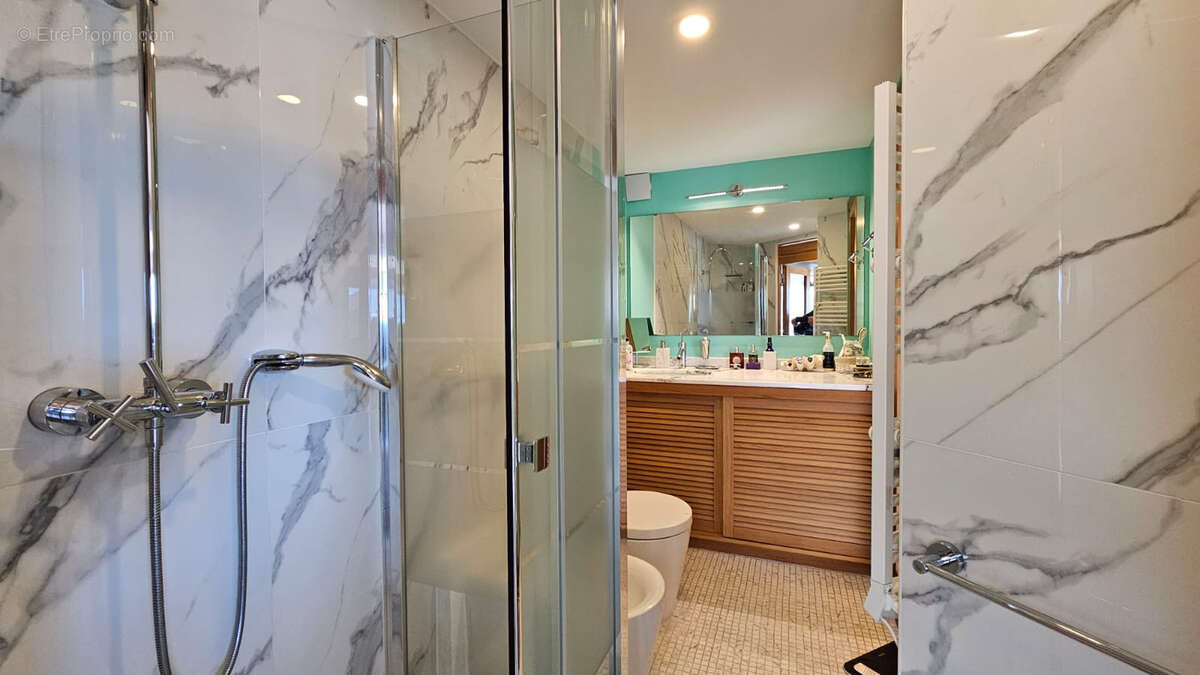 Appartement à ROQUEBRUNE-CAP-MARTIN