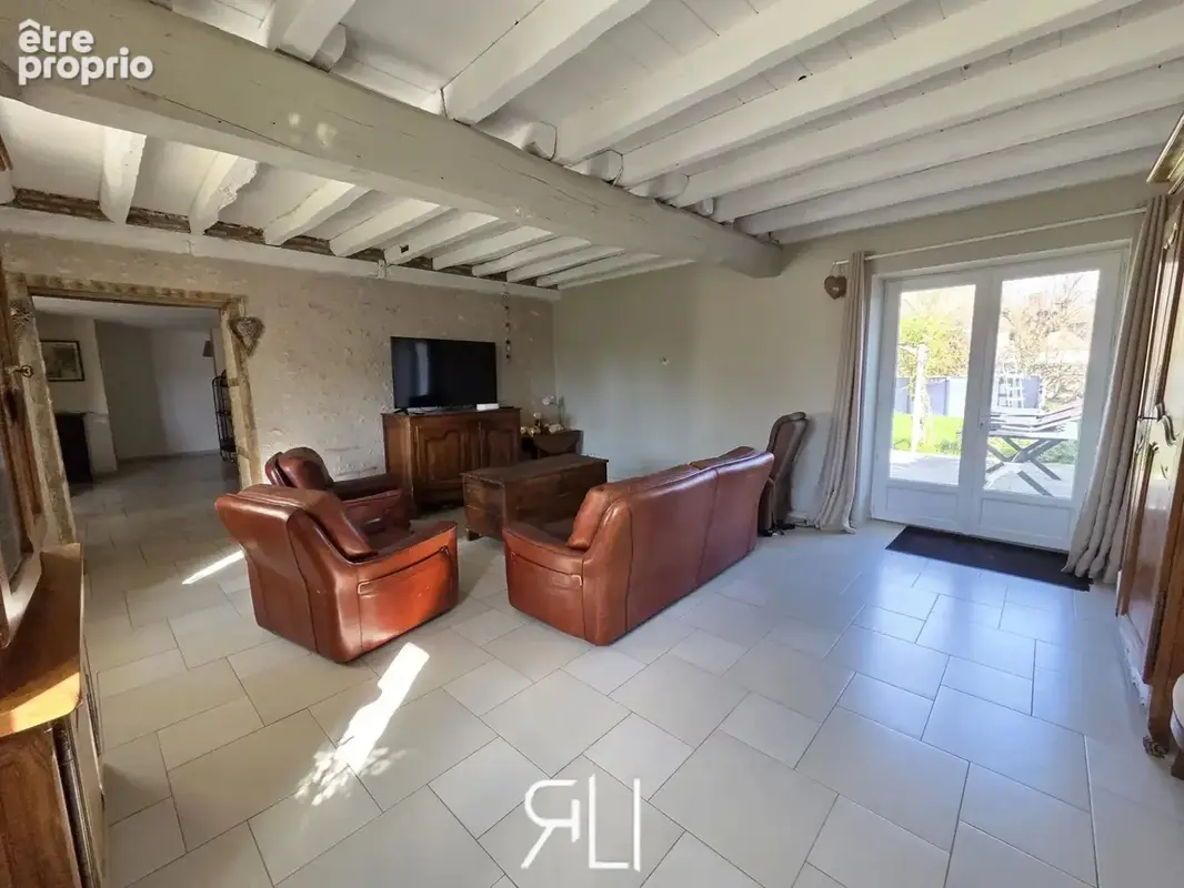 Grande maison, beaux volumes, charme de l'ancien - photo 8