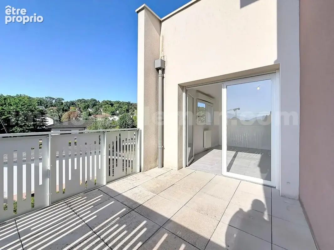 Appartement_T3_Vetraz-Monthoux_Genève_Ceva_tramway_Suisse_investissement_Séjour_Cuisine_Chambre_Salle_de_bain_balcon_Exterieur