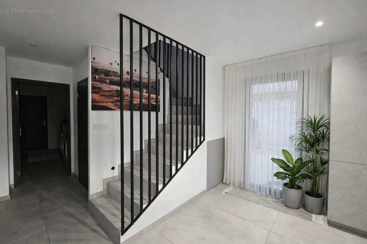 Maison à LE PEAGE-DE-ROUSSILLON