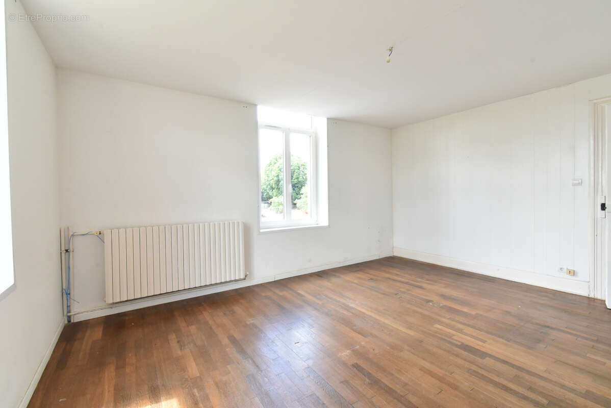 Appartement à COURCELLES-SUR-NIED