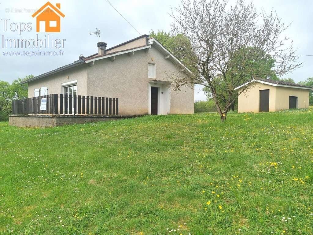Maison de plain pied avec terrain et petite dépendance - photo 2
