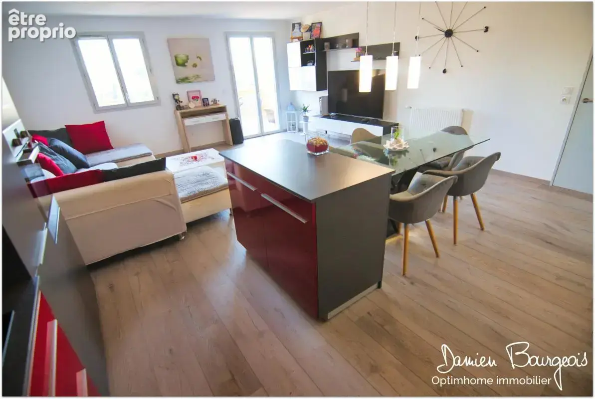 T4 89 m² – Dernier étage, balcon et place privative - photo 2