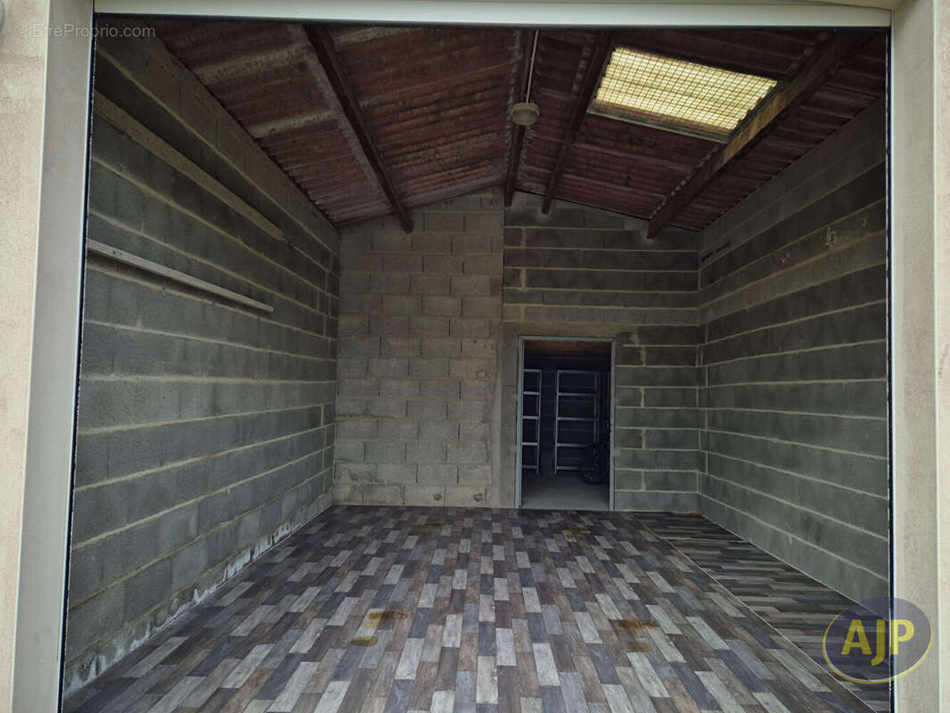 Maison à COMMEQUIERS