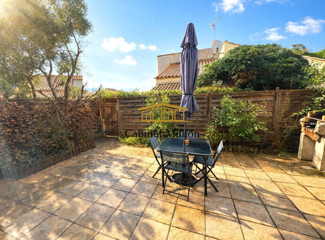 Maison à VIC-LA-GARDIOLE