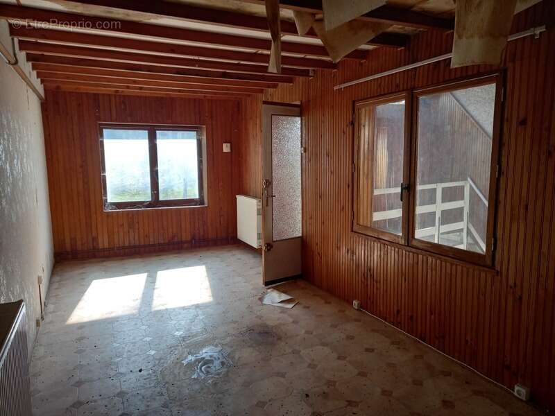 Appartement à CHATEAUNEUF-VAL-DE-BARGIS