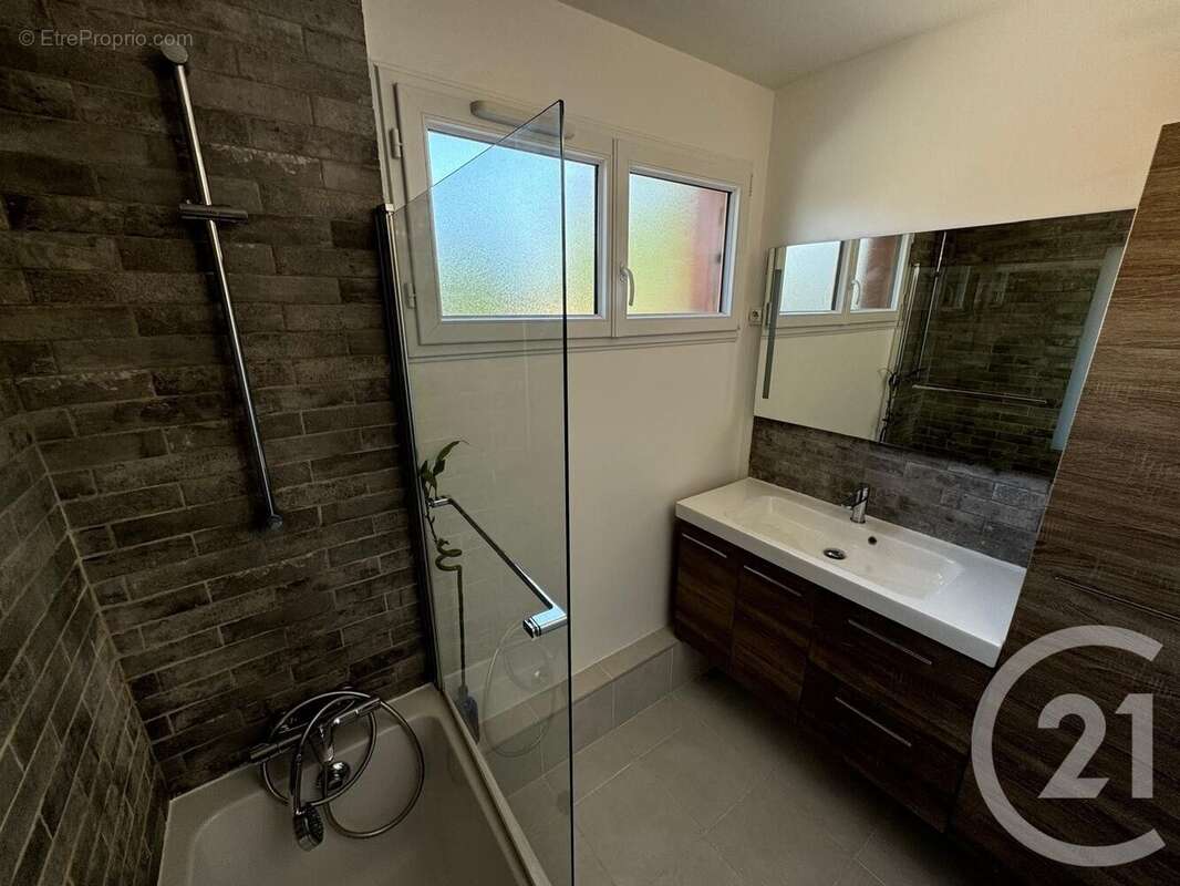 Appartement à SAINT-MAUR-DES-FOSSES