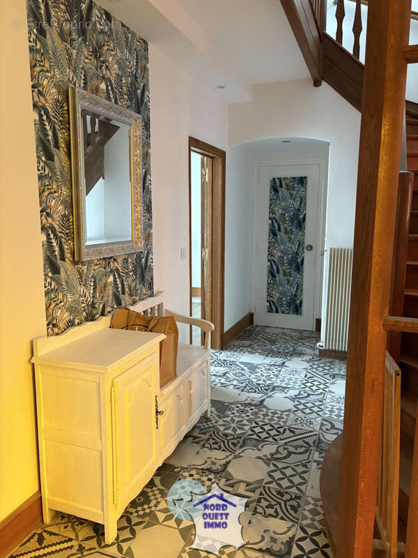 Maison à AMBRIERES-LES-VALLEES