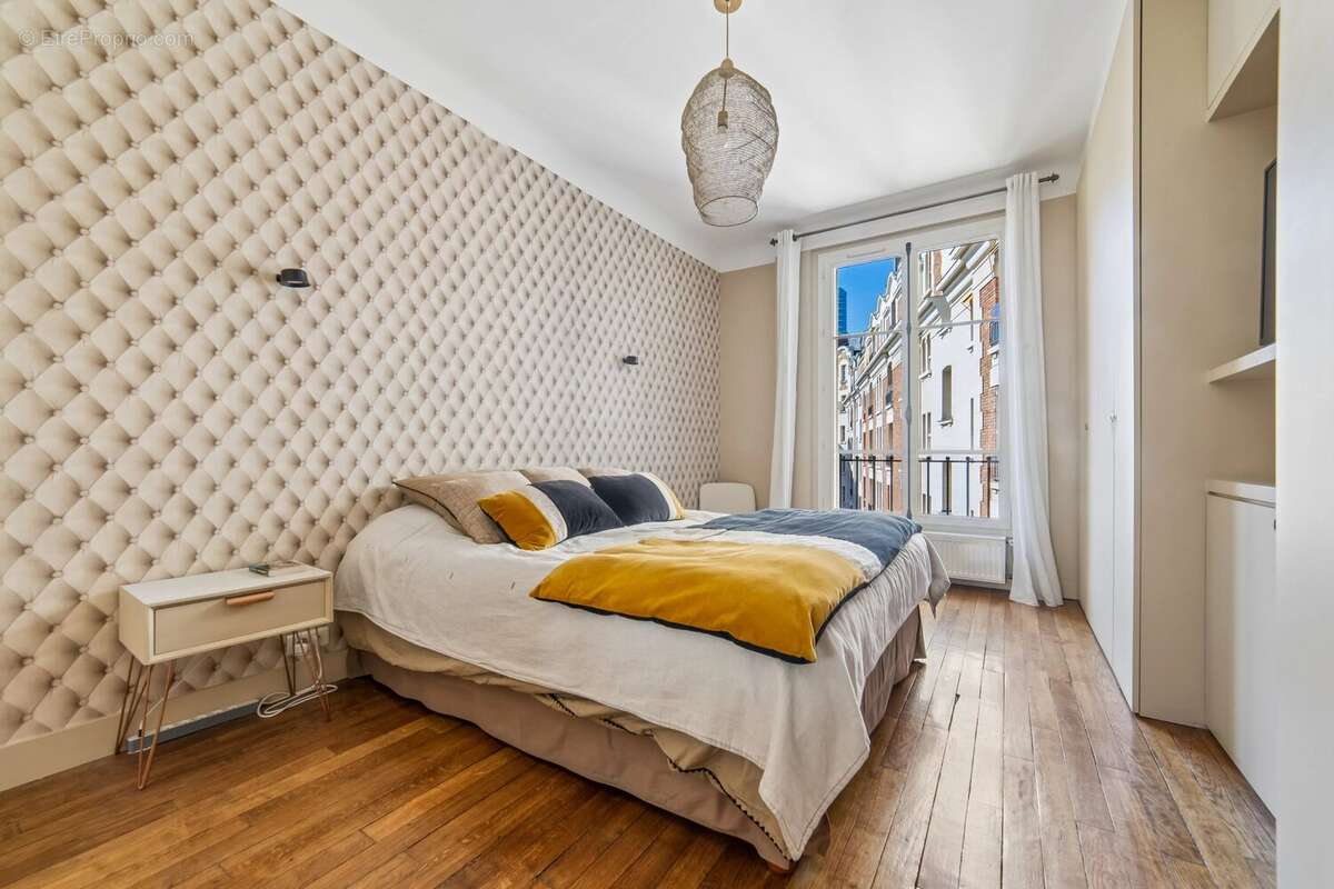 Appartement à NEUILLY-SUR-SEINE