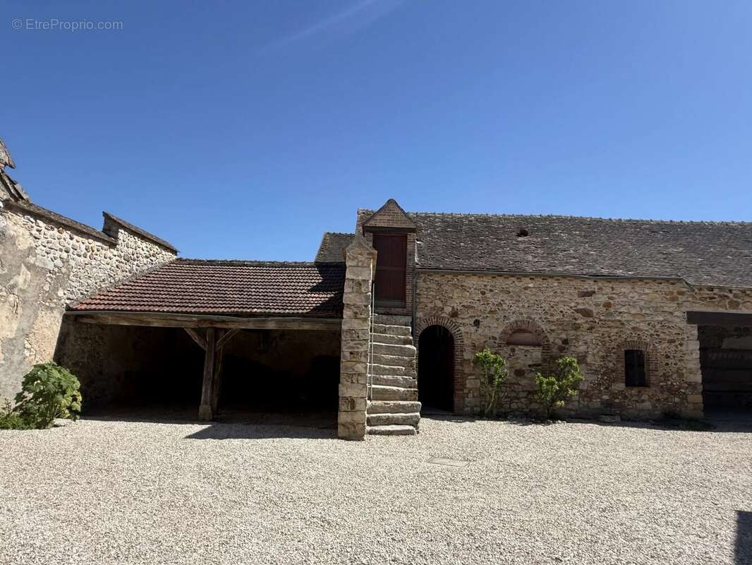 Maison à VILLEMANOCHE