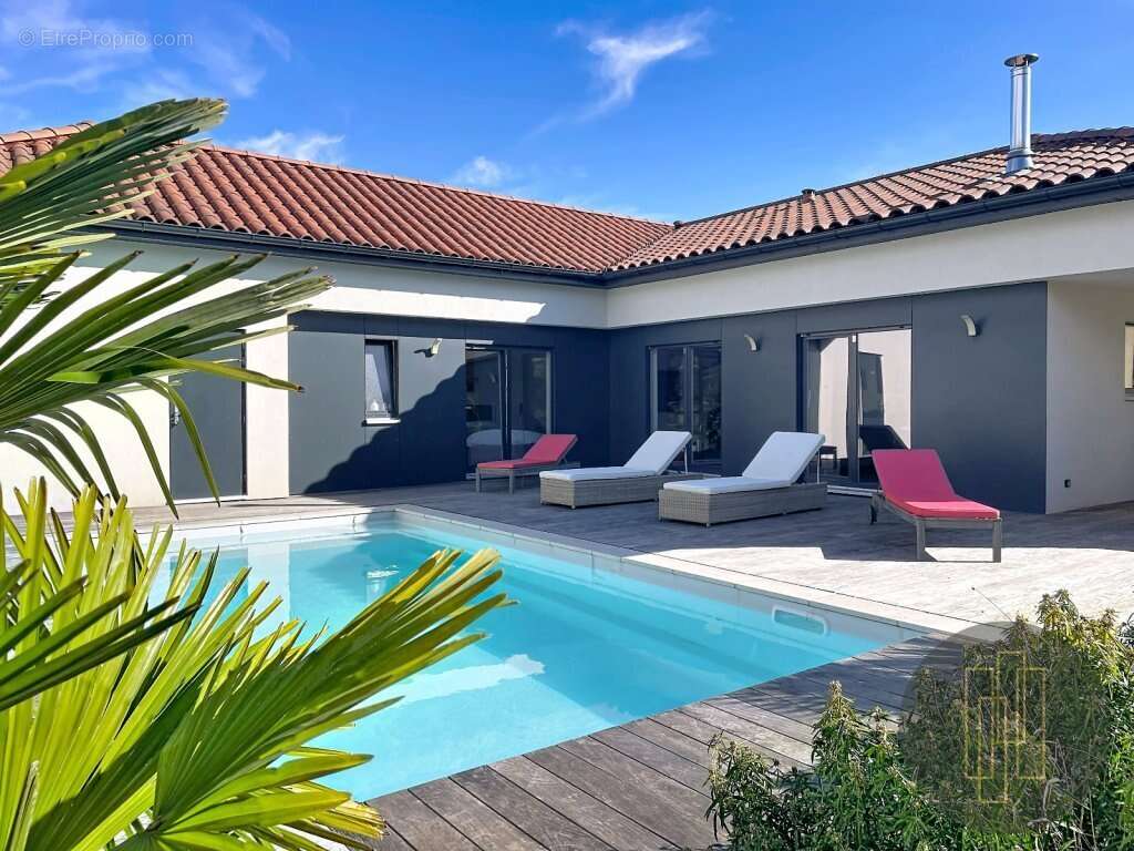 Maison à LACHASSAGNE