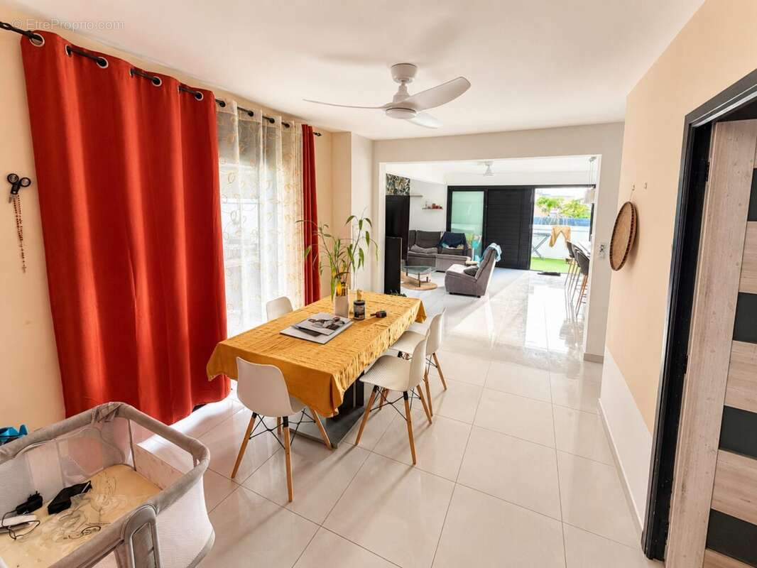 Maison 114 m² à Sainte-Marie  - photo 9