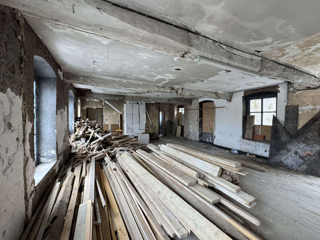 Photo 5 - Commerce à AMPLEPUIS