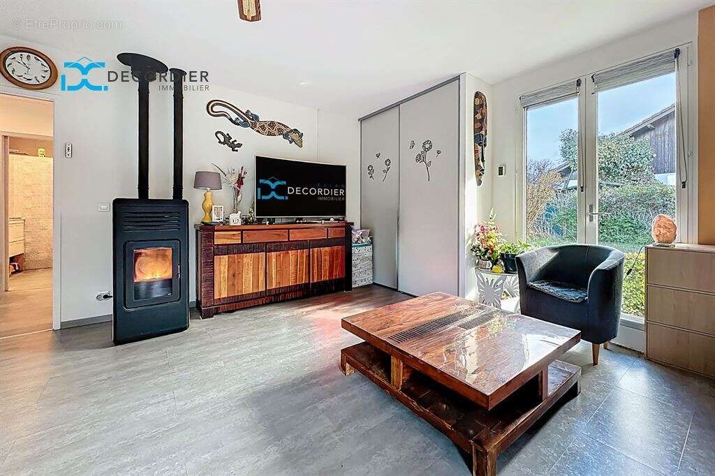 Maison individuelle a vendre a neuvecelle - photo 9