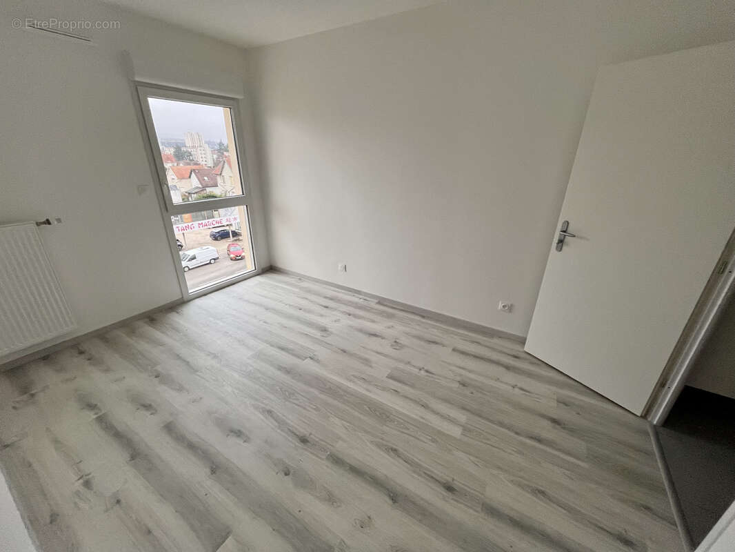 Appartement à CHENOVE