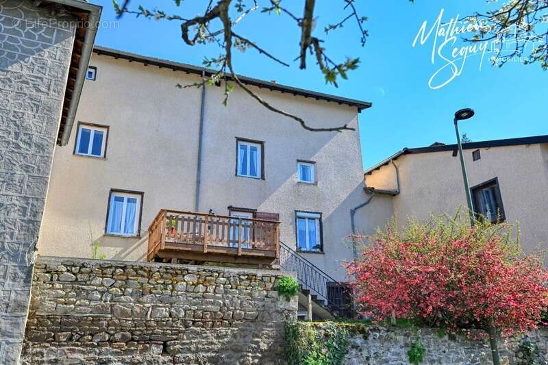 Maison à MONTROMANT