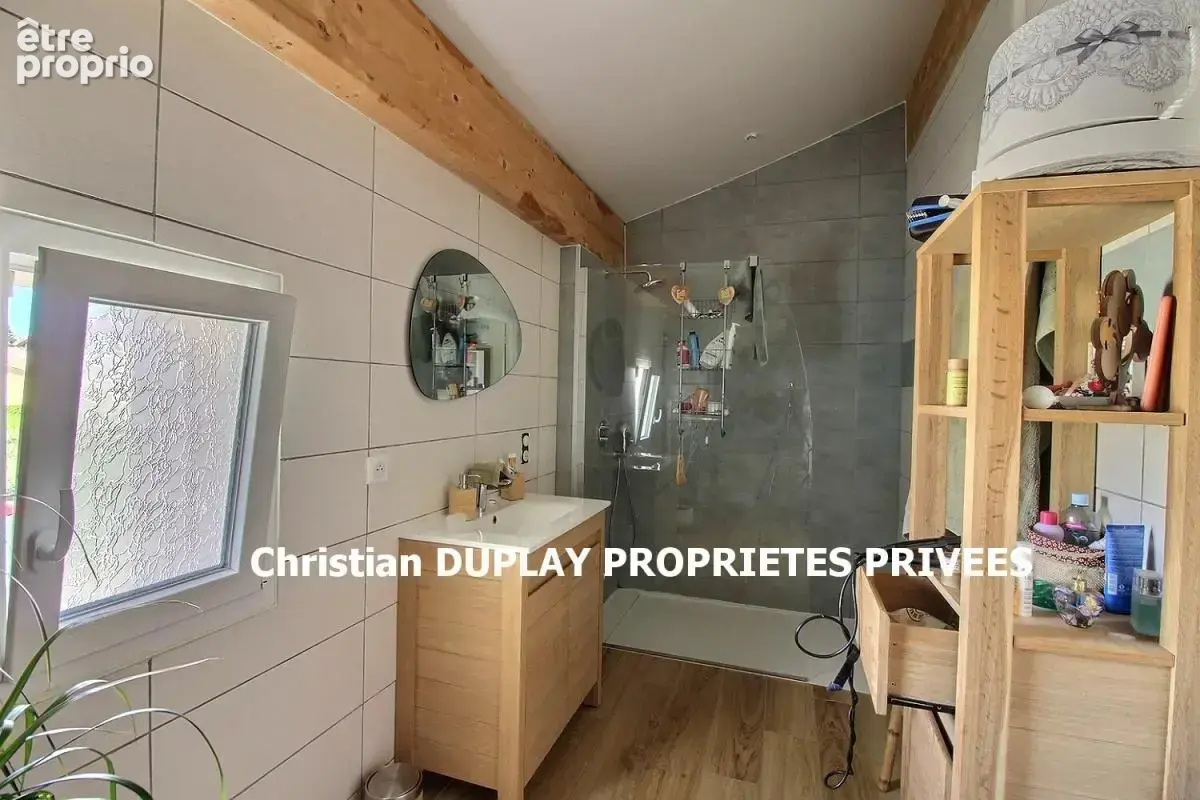MARLHES 42660 secteur paisible à deux pas du centre du village et des commodités villa 170m² habitables 4 chambres sur 802m² de  - photo 12
