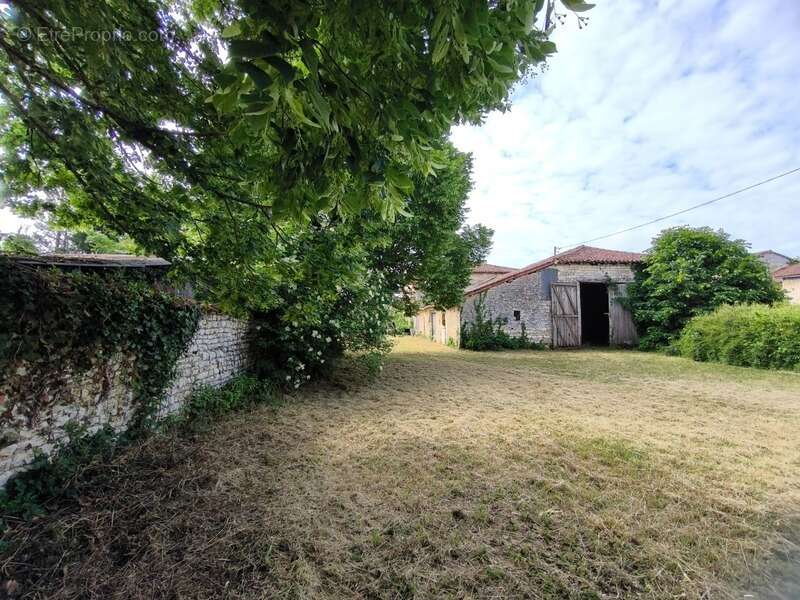 Maison à VERTEUIL-SUR-CHARENTE