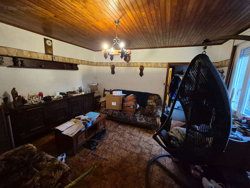 Maison à MONCHAUX-SUR-ECAILLON