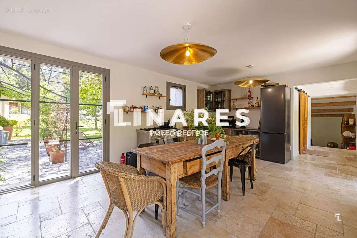 Maison à VAUVENARGUES