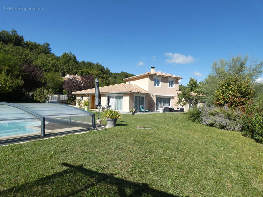 Maison à LARAGNE-MONTEGLIN