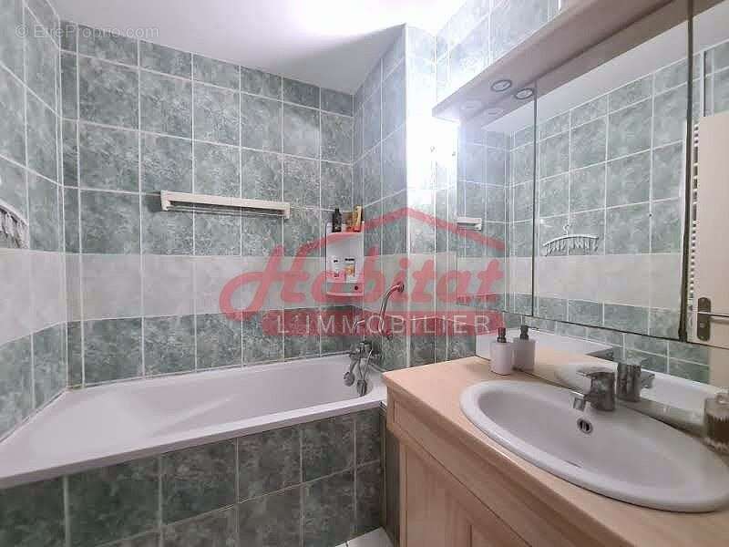 Chelles centre-ville : appartement + box - photo 8