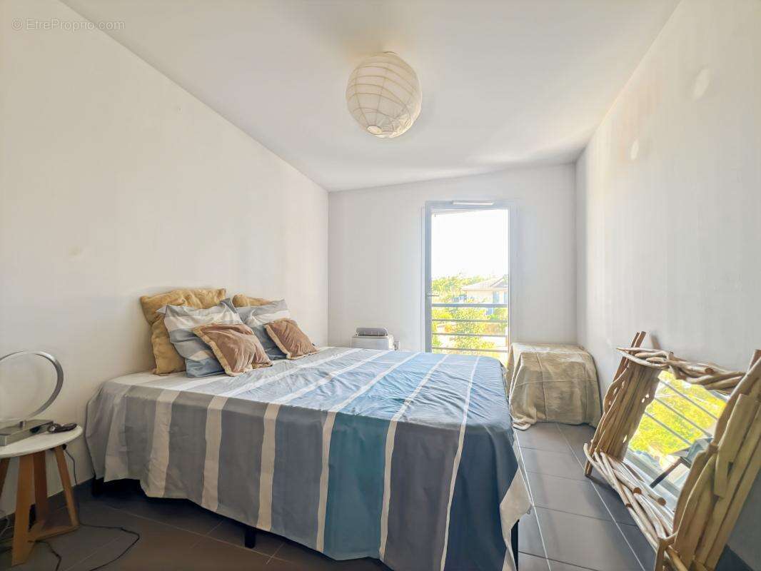 Appartement à ROQUEBRUNE-SUR-ARGENS