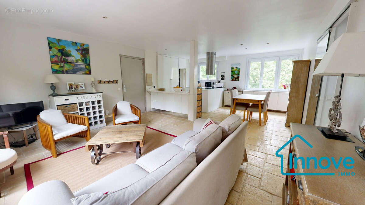 Appartement 80 m² à La Celle-Saint-Cloud  - photo 2