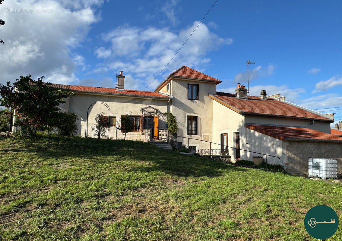 Maison à CHOLOY-MENILLOT