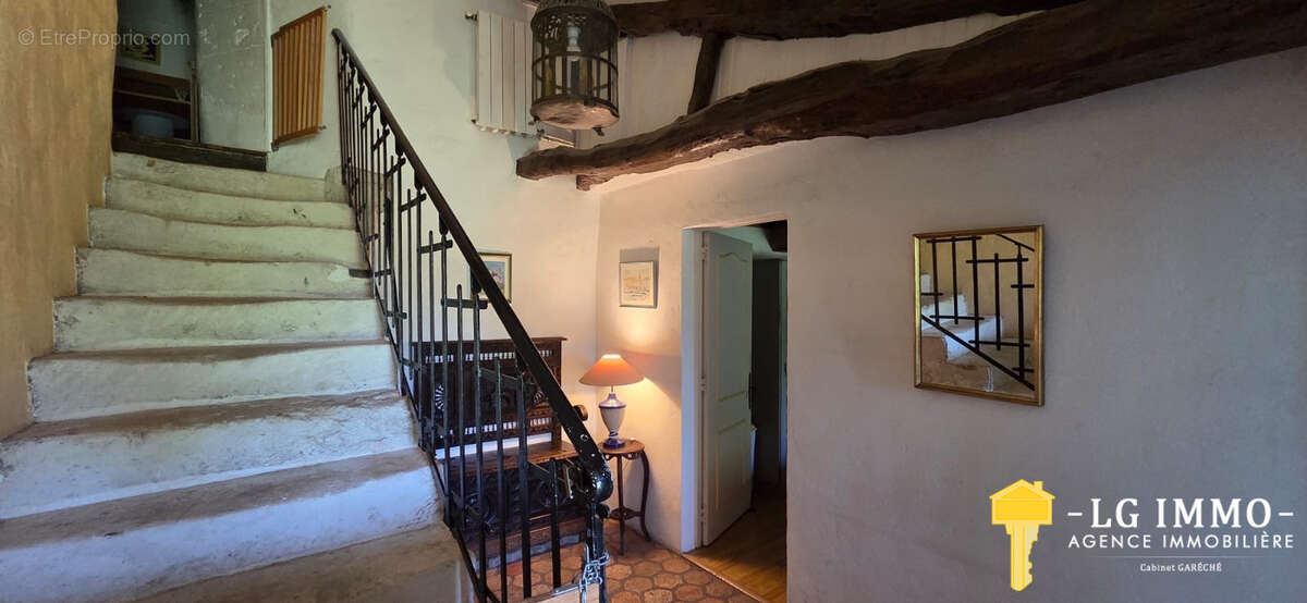 Maison à SAINT-DIZANT-DU-GUA