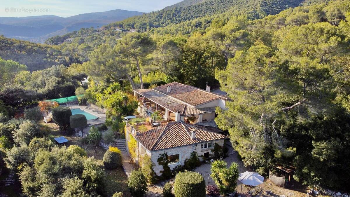Maison à TOURRETTES-SUR-LOUP