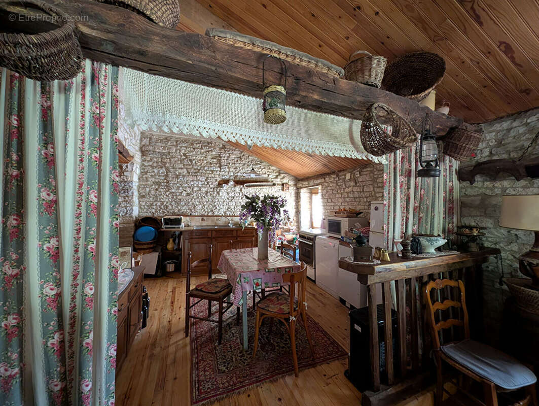 Belle maison de campagne en pierre. Ginals - photo 8