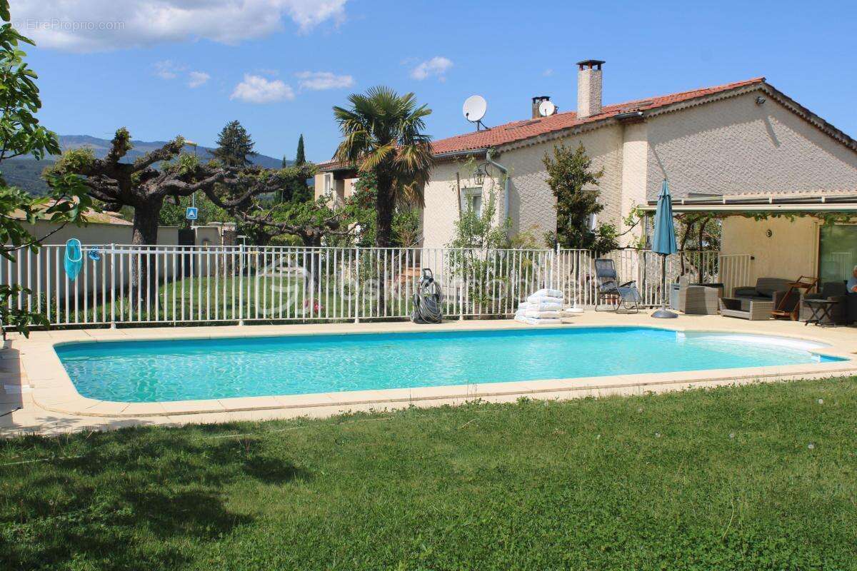 Maison à LES MEES