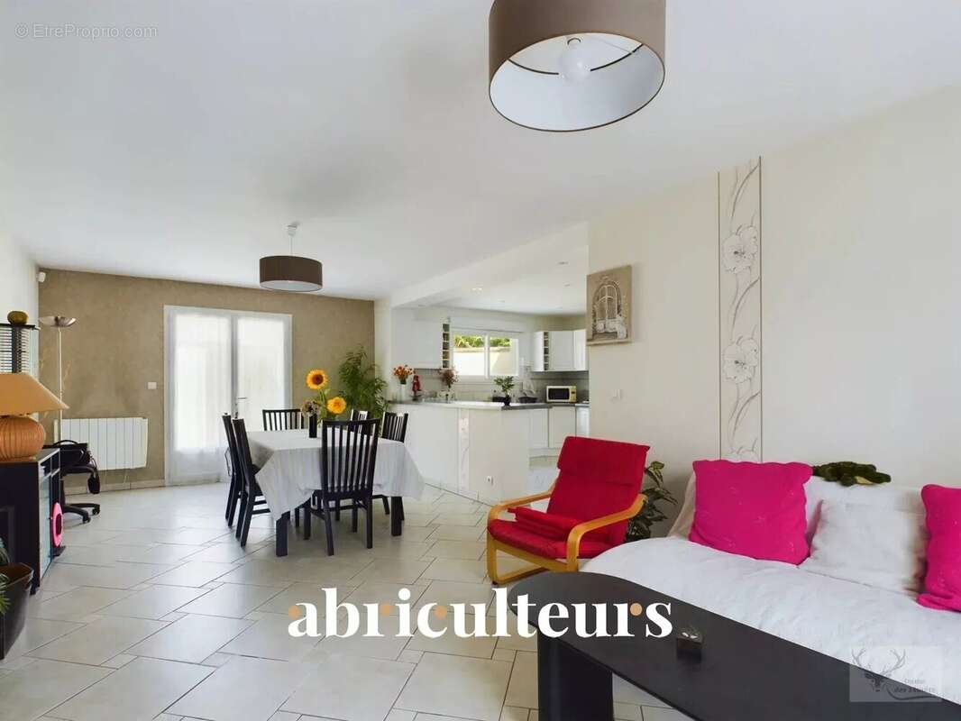 Maison à BETHISY-SAINT-MARTIN