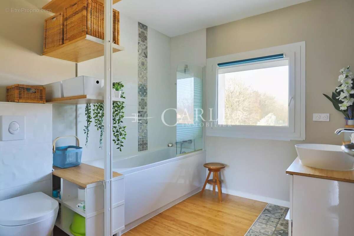 Maison à CHARVIEU-CHAVAGNEUX