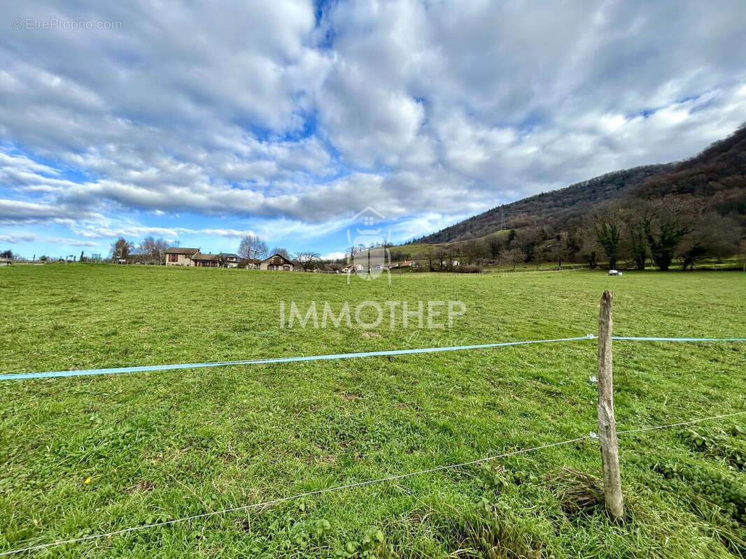 Terrain 683 m² à Jarrie  - photo 5