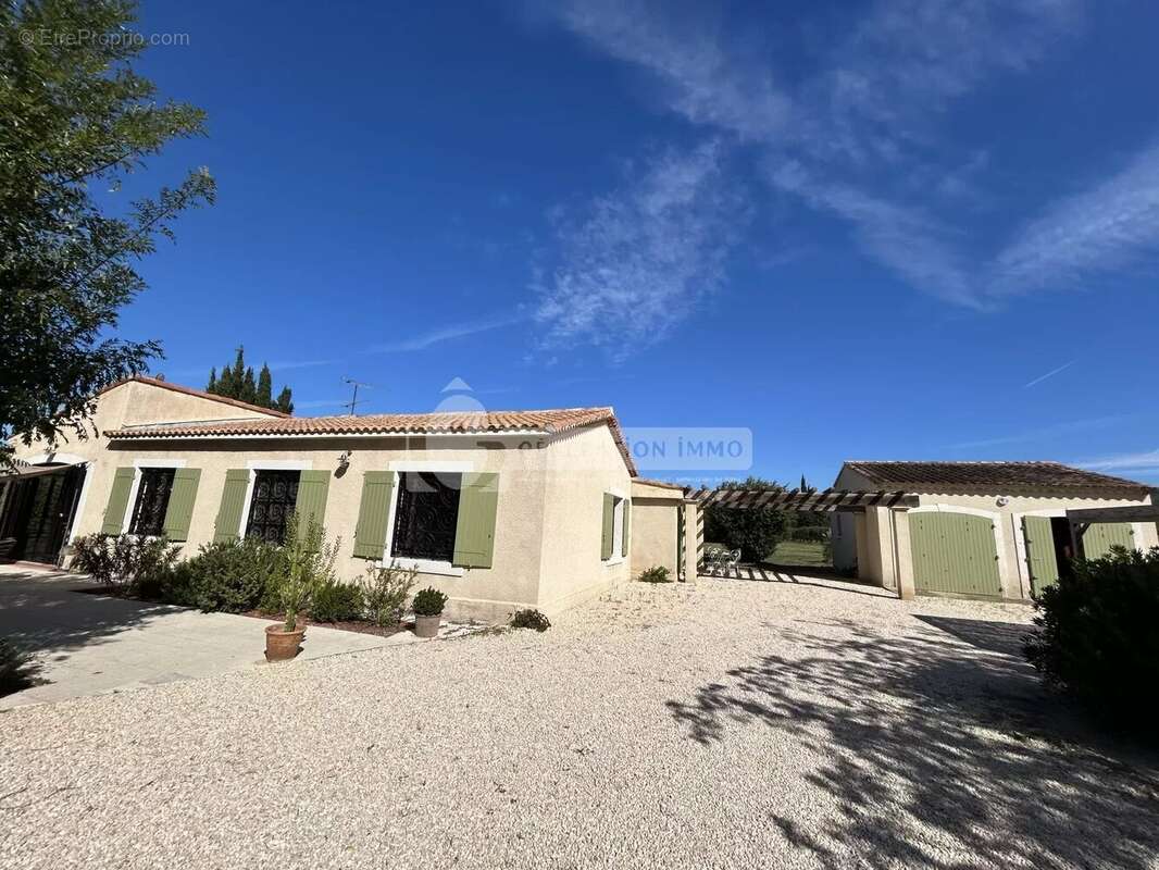 Maison à FONTVIEILLE