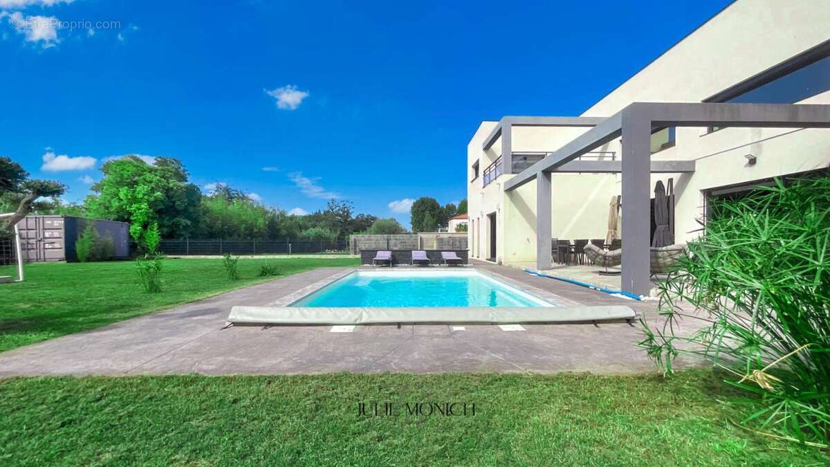 Maison à SAINT-GENIS-DES-FONTAINES