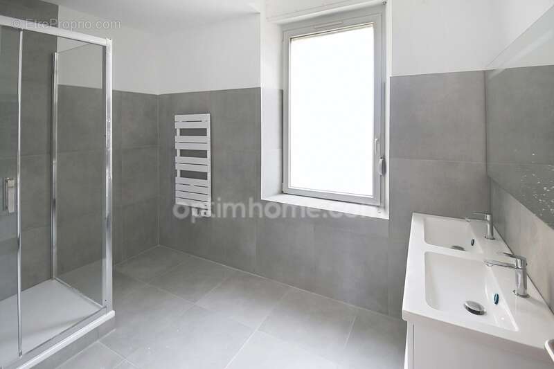 Appartement à LEXY